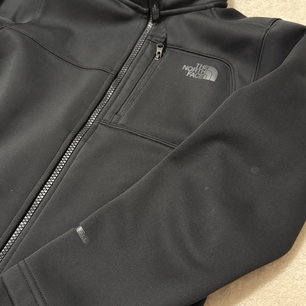 The North Face boys Black Performance Jacket - Picture 3 of 10